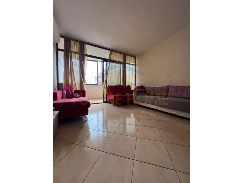 Tirane, jepet me qera apartament 1+1 Kati 3, 78 m² 450 € (RRUGA E KAVAJES)