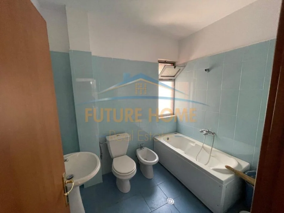 Tirane, shitet apartament 2+1+Ballkon Kati 2, 93 m² 165.000 € (Selite)