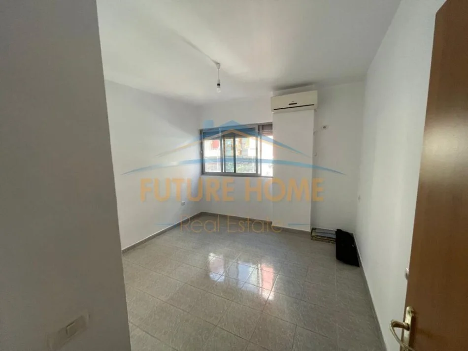 Tirane, shitet apartament 2+1+Ballkon Kati 2, 93 m² 165.000 € (Selite)