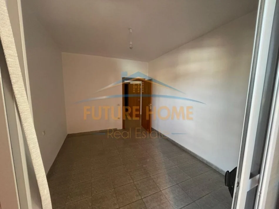 Tirane, shitet apartament 2+1+Ballkon Kati 2, 93 m² 165.000 € (Selite)