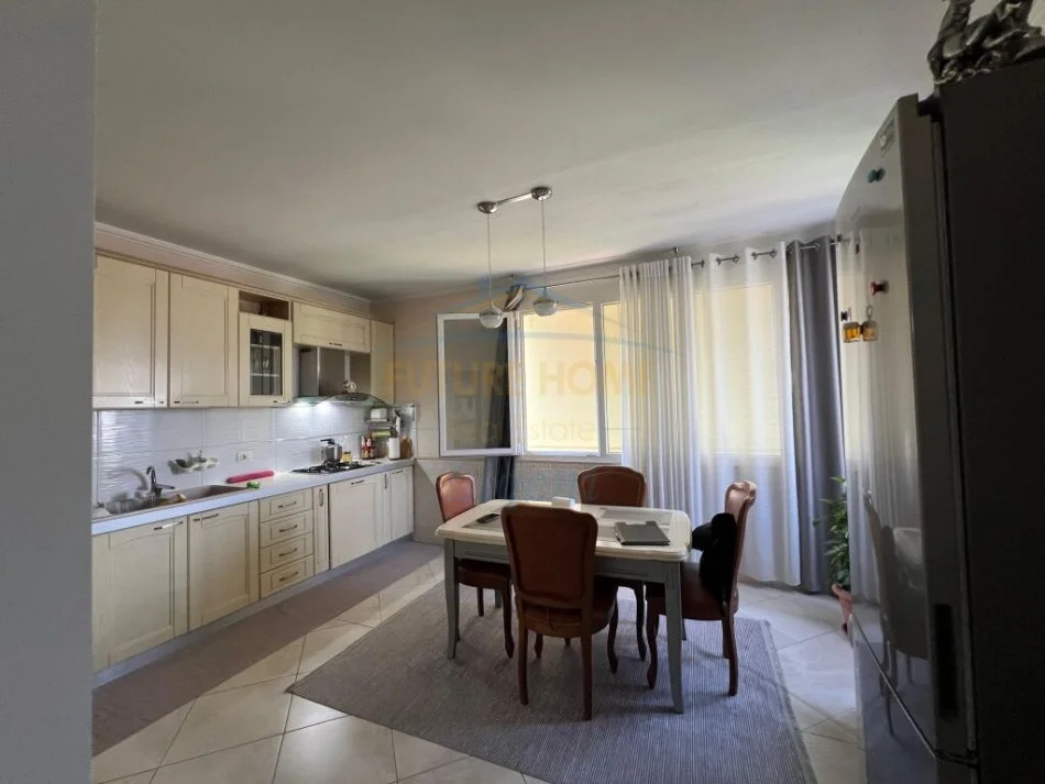 Tirane, shitet apartament 2+1 Kati 5, 127 m² 230.000 € (LIQENI I THATE TIRANE)
