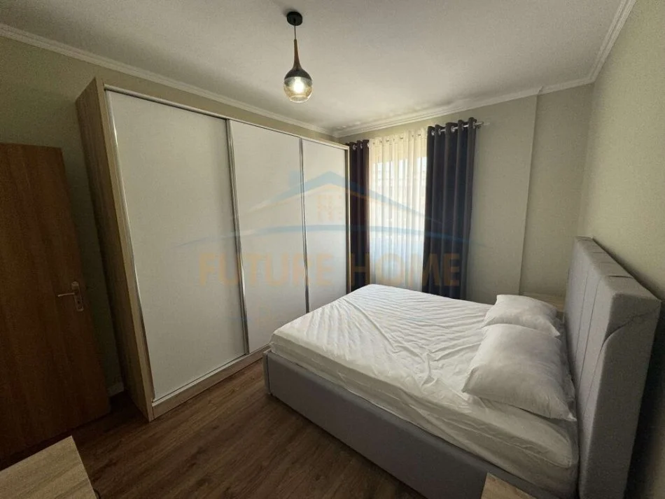 Tirane, jepet me qera apartament 2+1 Kati 7, 101 m² 450 € (UNAZA E RE)