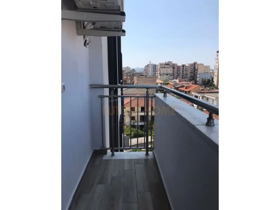 Tirane, jepet me qera apartament 2+1+Ballkon Kati 4, 86 m² 600 € (Don Bosco)