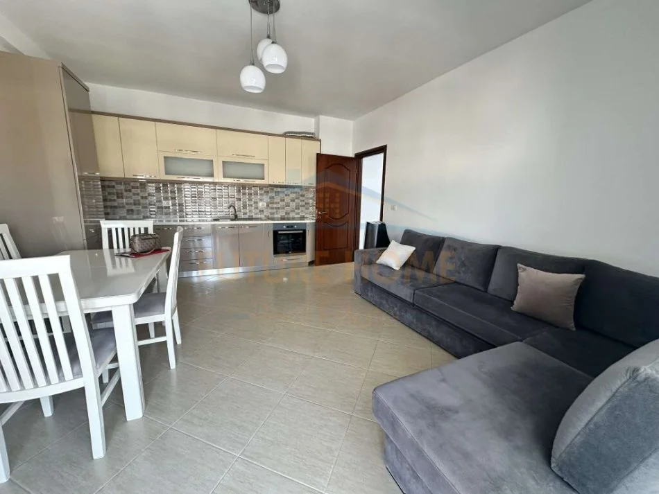 Tirane, shitet apartament 2+1 Kati 8, 81 m² 99.000 € (Unaza e Re)