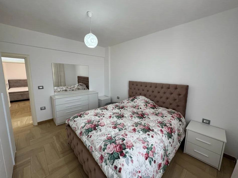 Tirane, jepet me qera apartament 2+1 Kati 4, 110 m² 800 € (Mozaiku i Tiranes)