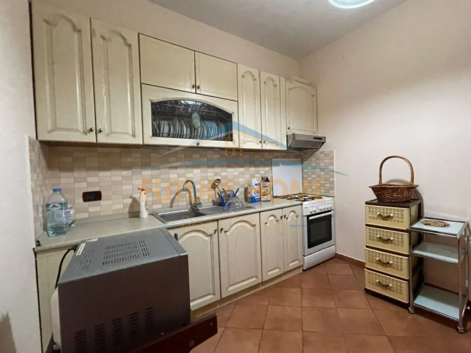 Durres, shitet shtepi 4+1+Ballkon Kati 0, 297 m² 550.000 € (GJIRI I LALEZIT)