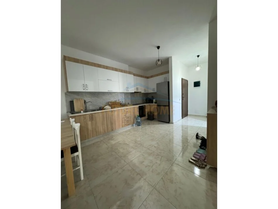 Tirane, shes apartament 2+1 Kati 7, 103 m² 155.000 € (Yzberisht)