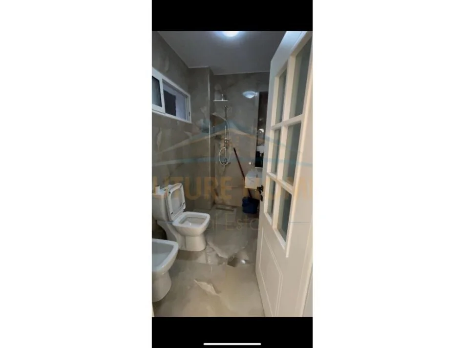 Durres, shitet apartament 2+1 Kati 3, 109 m² 175.000 € (Prane Gjykates, Durres)