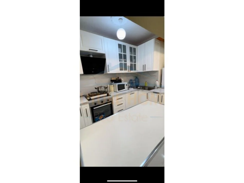 Durres, shitet apartament 2+1 Kati 3, 109 m² 175.000 € (Prane Gjykates, Durres)