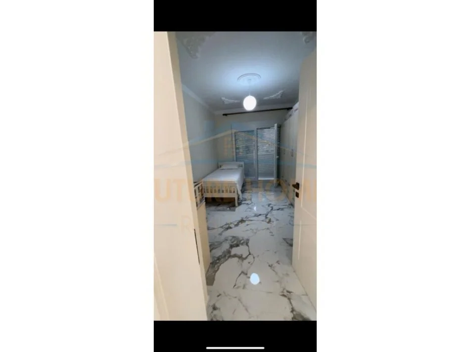 Durres, shitet apartament 2+1 Kati 3, 109 m² 175.000 € (Prane Gjykates, Durres)