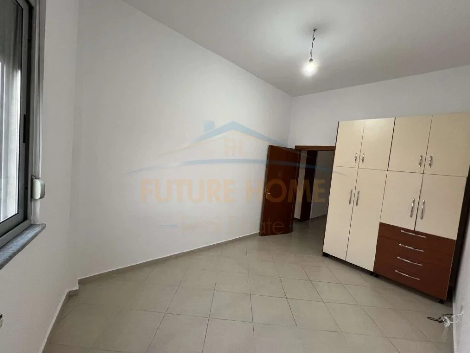 Tirane, shitet apartament 2+1+Ballkon Kati 7, 117 m² 280.000 € (Qender)