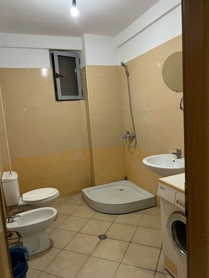 Shitet  super apartament 1+1, Astir