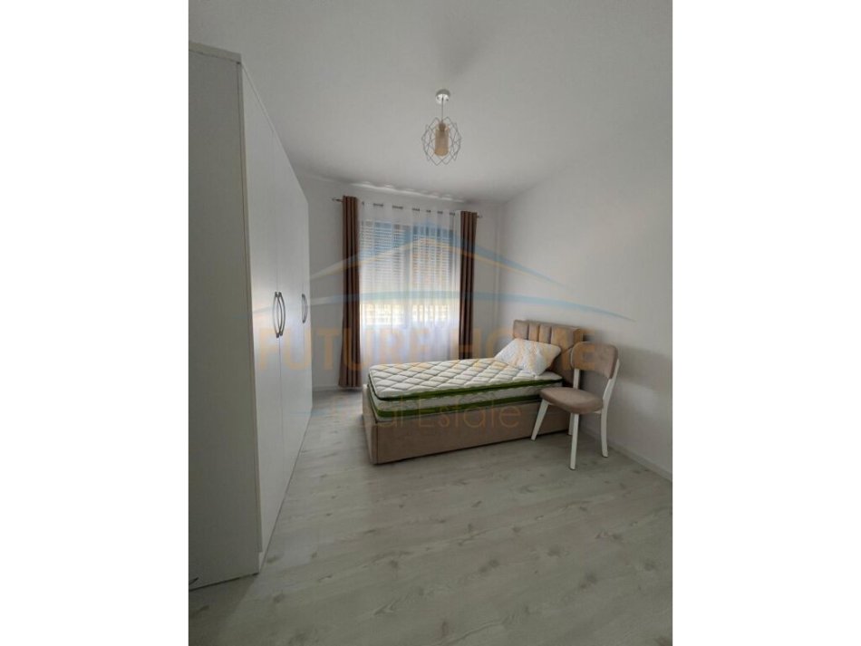 Tirane, jepet me qera apartament 2+1 , 102 m² 750 € (Don Bosko)