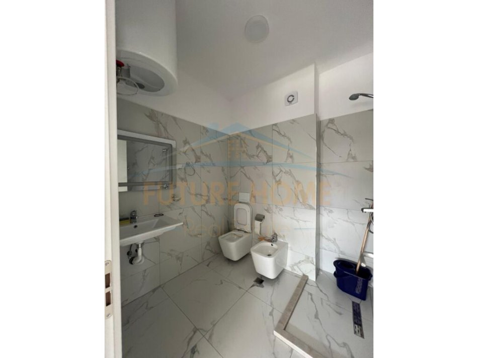 Tirane, jepet me qera apartament 2+1 , 102 m² 750 € (Don Bosko)