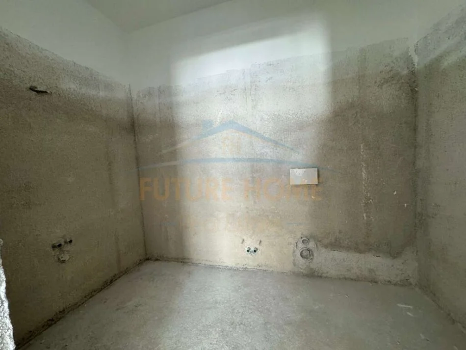 Tirane, shitet apartament 3+1 Kati 6, 132 m² 131.300 € (UNIVERS CITY, QTU)