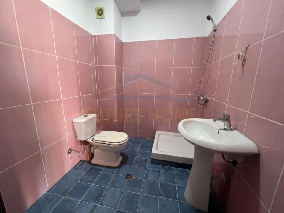 Tirane, shitet apartament 1+1+Ballkon Kati 9, 60 m² 78.000 € (Unaza e Re)