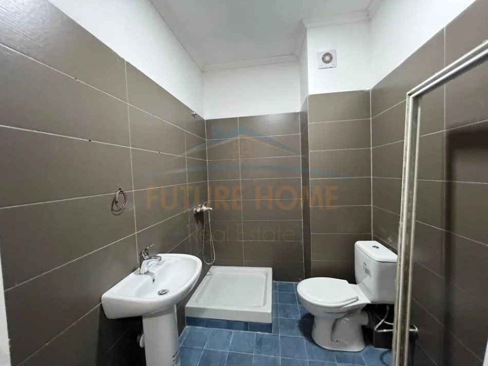Tirane, shitet apartament 2+1+Ballkon Kati 6, 104 m² 125.000 € (Unaza e Re)