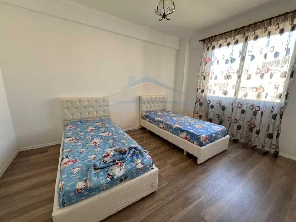 Tirane, shitet apartament 2+1+Ballkon , 104 m² 125.000 € 