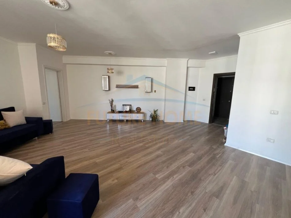 Tirane, shitet apartament 2+1+Ballkon Kati 6, 104 m² 125.000 € (Unaza e Re)