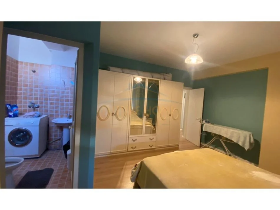 Tirane, jepet me qera apartament 2+1+Ballkon Kati 4, 100 m² 650 € (Vasil Shanto, Jusuf Vrioni)