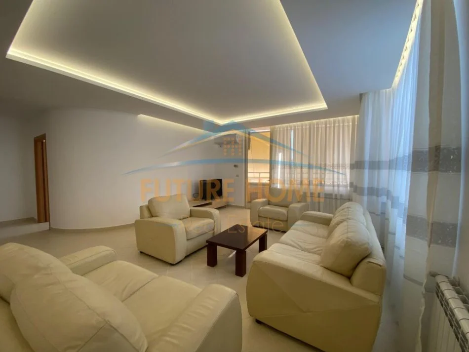 Tirane, jepet me qera apartament 1+1 Kati 8, 95 m² 700 € (Rruga Sami Frasheri)