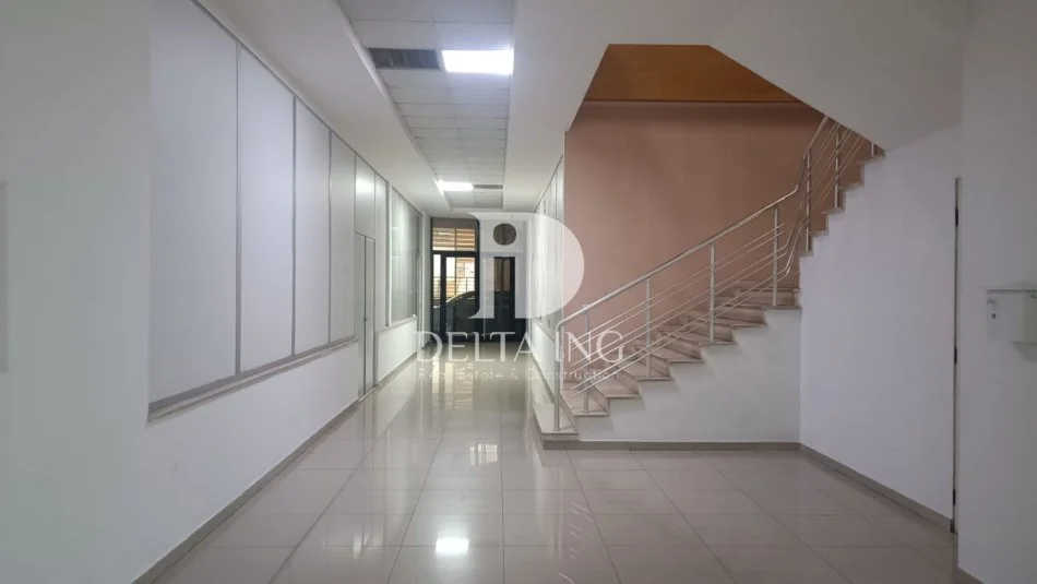 Tirane, shitet ambjent biznesi Kati 0, 37 m² 130.000 € (Komuna Parisit)