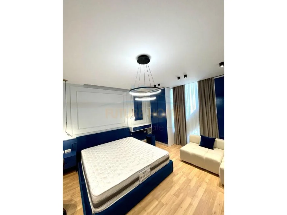 Tirane, jepet me qera garsonier 1+1 Kati 10, 47 m² 600 € (Rruga Kavajes)