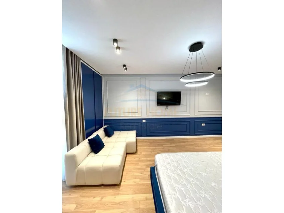 Tirane, jepet me qera garsonier 1+1 Kati 10, 47 m² 600 € (Rruga Kavajes)