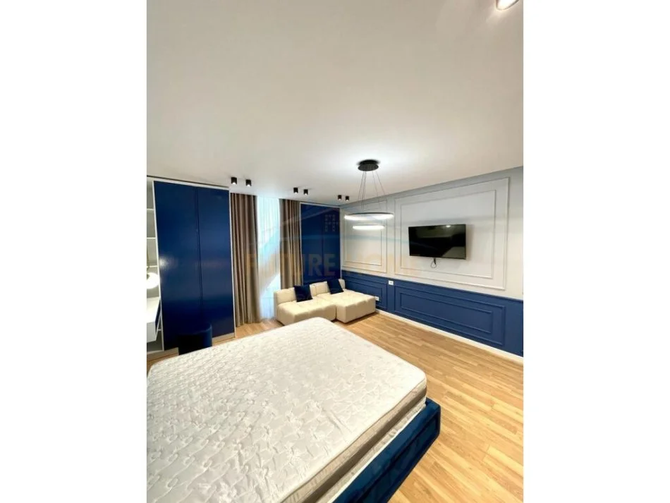 Tirane, jepet me qera garsonier 1+1 Kati 10, 47 m² 600 € (Rruga Kavajes)