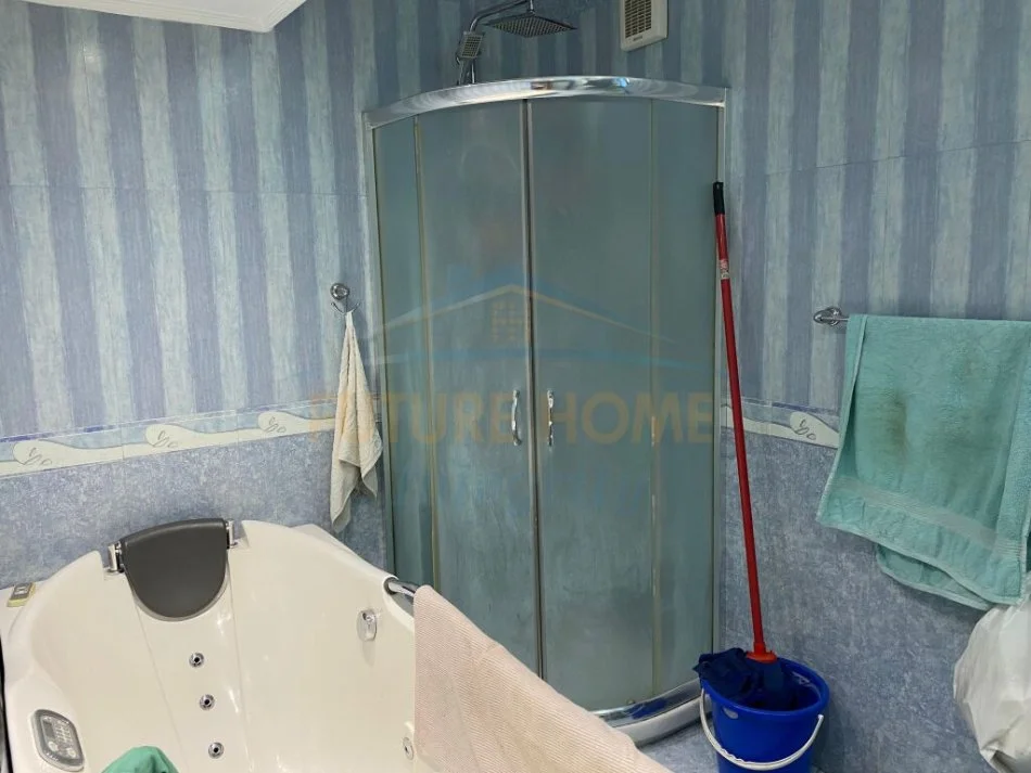 Tirane, shitet apartament 2+1+Ballkon Kati 5, 86 m² 200.000 € (myslym shyri)