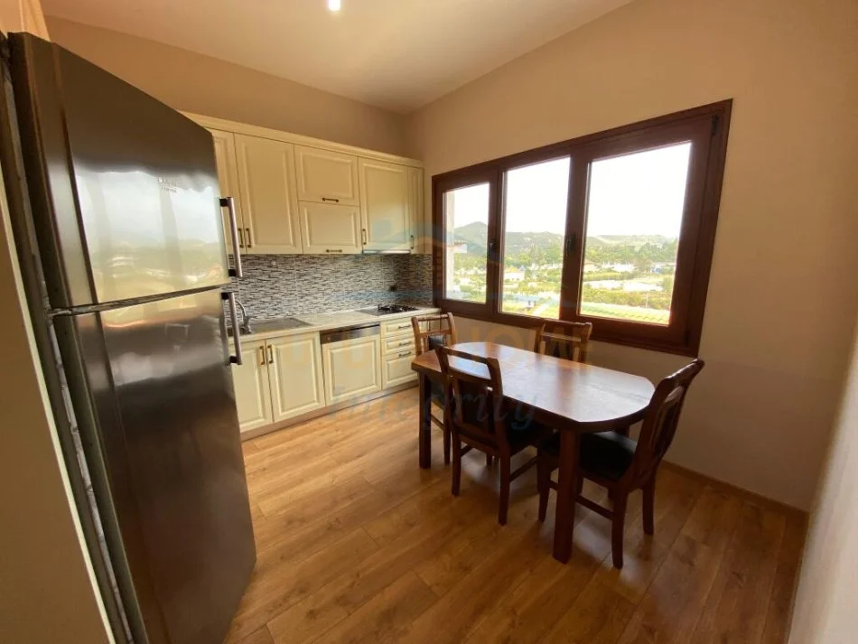 Tirane, shitet Vile 2 Katshe Kati 2, 251 m² 270.000 € (Tufine)