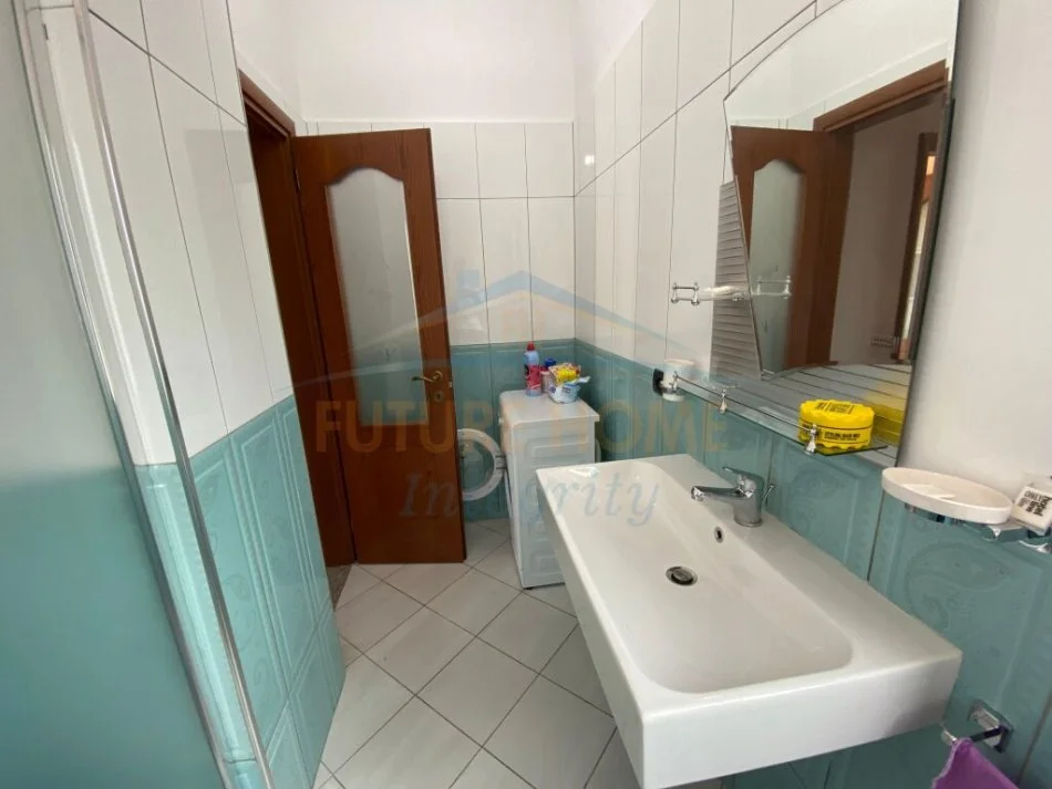 Tirane, shitet Vile 2 Katshe Kati 2, 251 m² 270.000 € (Tufine)