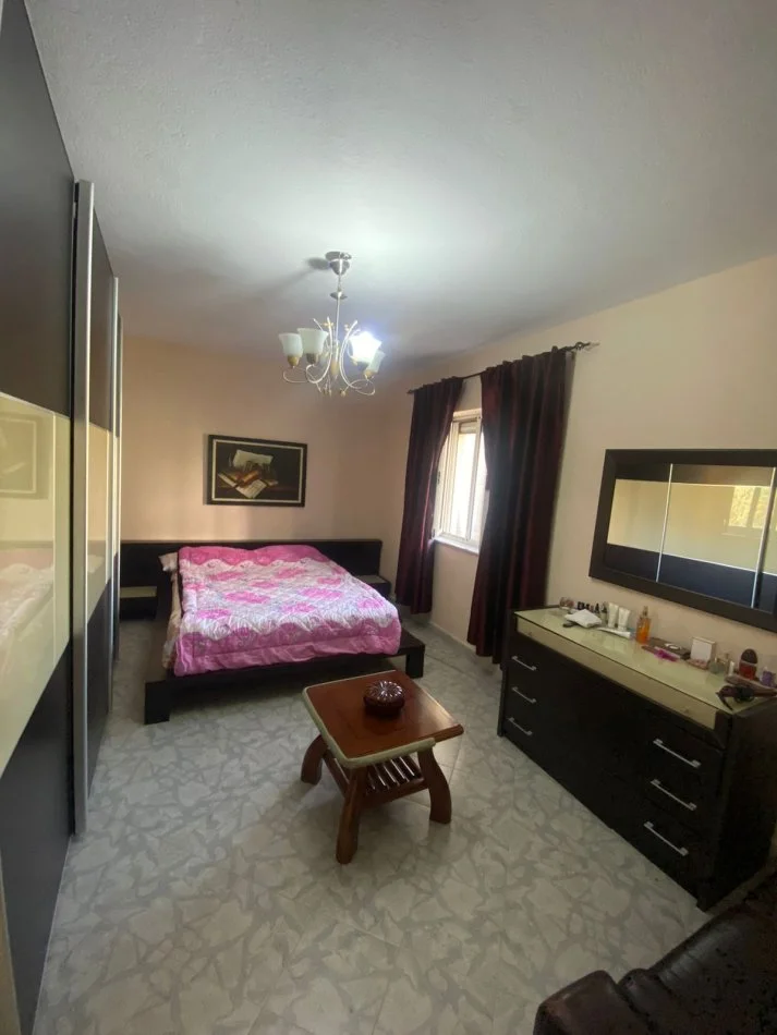 Tirane, shitet apartament 2+1+Ballkon Kati 2, 82 m² 125.000 € (5maji)