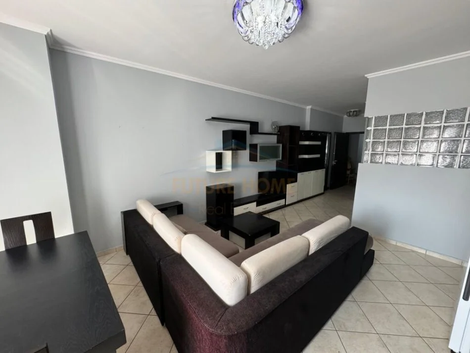 Tirane, jepet me qera apartament 2+1 Kati 6, 93 m² 700 € (Sheshi Willson)