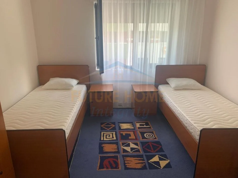 Tirane, jepet me qera apartament 2+1 Kati 3, 99 m² 600 € (KODRA E DIELLIT)