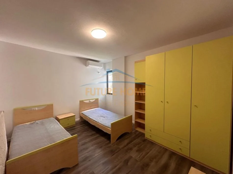 Tirane, jepet me qera apartament 2+1 Kati 1, 94 m² 400 € (Rruga "Misto Mame")