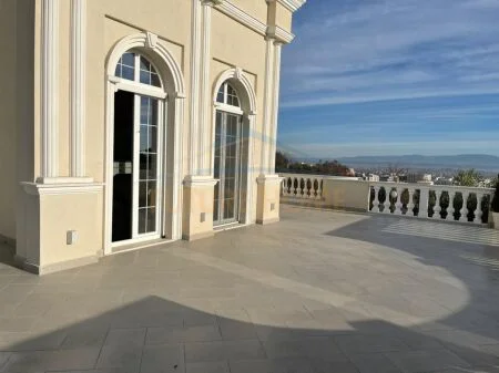 Durres, shitet Vile 3+1+Aneks+Ballkon Kati 0, 2.500 m² 750.000 € (Prane Muzeumit,Durres)