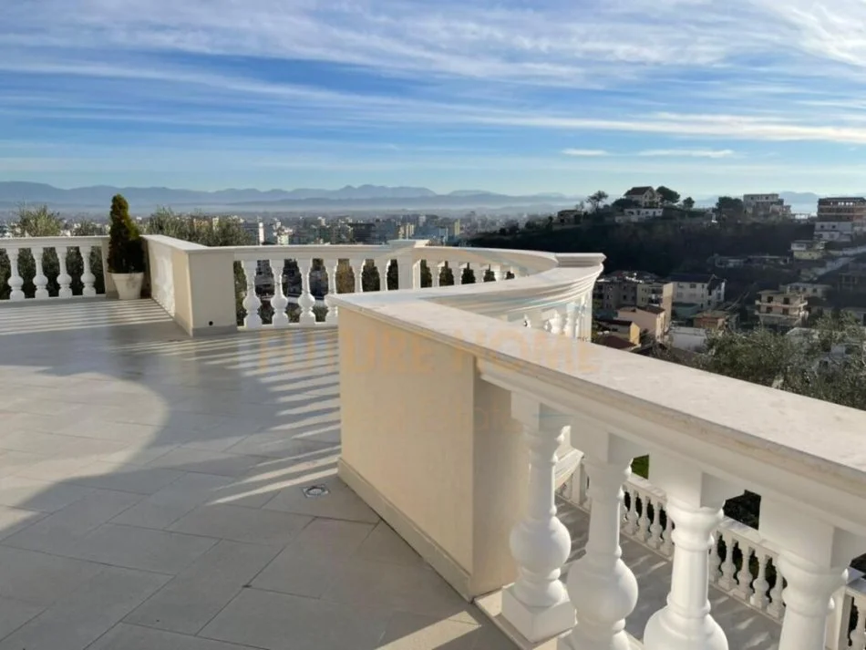 Durres, shitet Vile 2+1 Kati 0, 244 m² 820.000 € (lagja e re,durres)