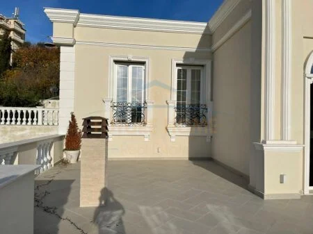 Durres, shitet Vile 3+1+Aneks+Ballkon Kati 0, 2.500 m² 750.000 € (Prane Muzeumit,Durres)