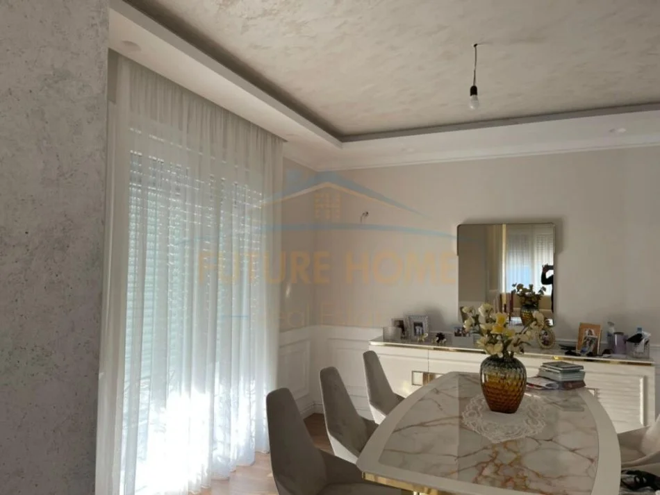 Durres, shitet Vile 2+1 Kati 0, 244 m² 820.000 € (lagja e re,durres)