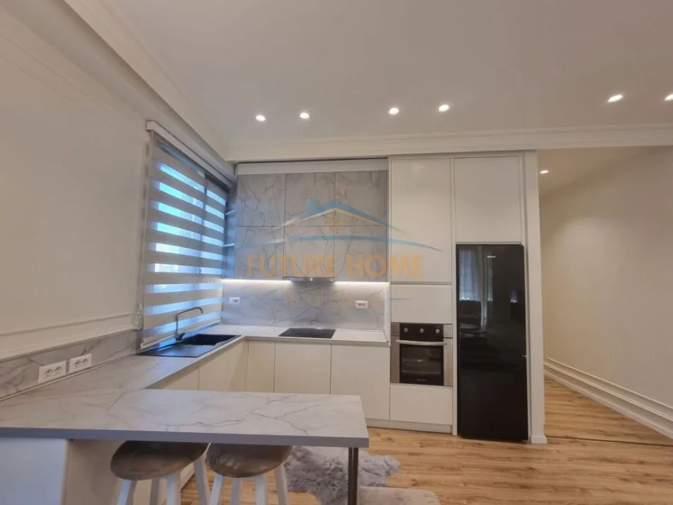 Tirane, jepet me qera apartament 2+1 Kati 2, 103 m² 1.350 € (Rruga e Elbasanit.)