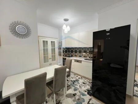 Tirane, shitet apartament 2+1 Kati 4, 77 m² (UNAZA E RE)