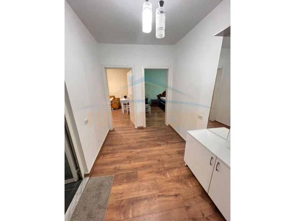 Tirane, shitet apartament 1+1+Ballkon Kati 5, 57 m² 102.600 € (Mine Peza)