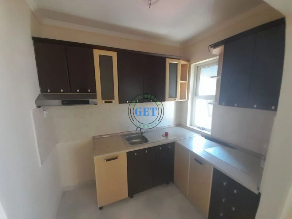 Durres, shitet apartament 1+1+Aneks+Ballkon Kati 5, 56 m² 52.000 € (Spitali Amerikan,Durres)