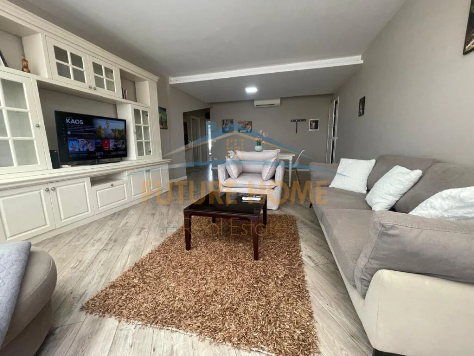 Tirane, jepet me qera apartament 2+1+Aneks+Ballkon Kati 2, 103 m² 1.150 € (Teg)