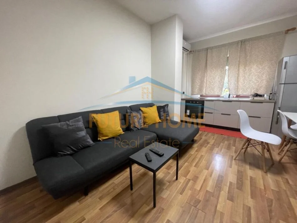 Tirane, jepet me qera apartament 1+1+Ballkon Kati 3, 60 m² 700 € (Stadiumi Air Albania)