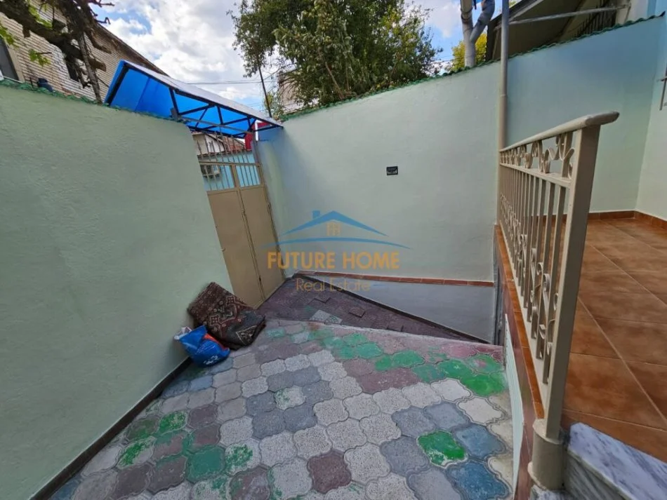 Tirane, jepet me qera apartament 2+1+Ballkon Kati 0, 61 m² 500 € (21 Dhjetori)