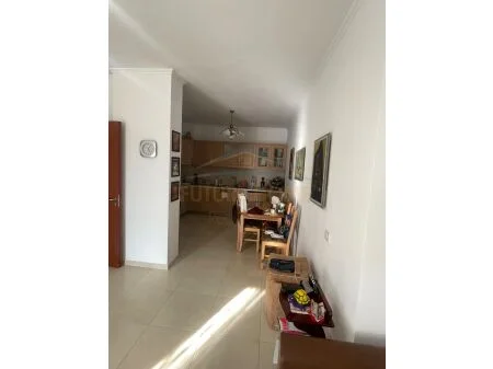 Shitet, Apartament 2+1+2+Post Parkimi, Rruga Idriz Dollaku, Ali Dem, Tiranë. AREA44133
