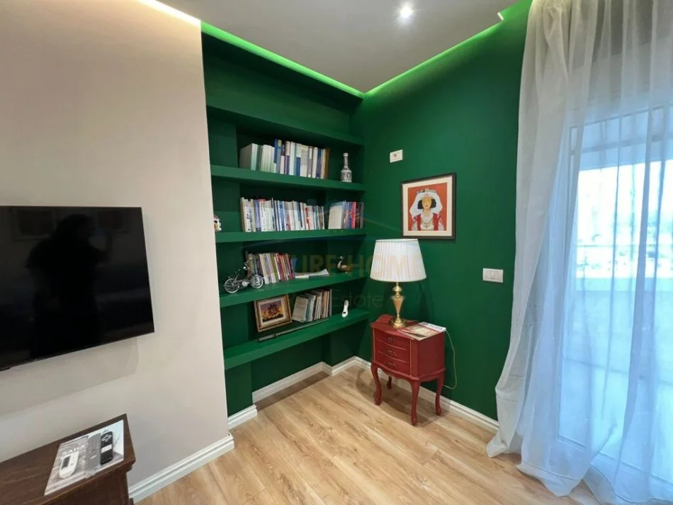 Tirane, jepet me qera apartament 1+1 Shkolla e Balwtit ,Kati 9, 70 m² 800 €