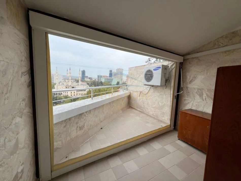 Tirane, jepet me qera apartament 1+1 Kati 9, 70 m² 800 € 